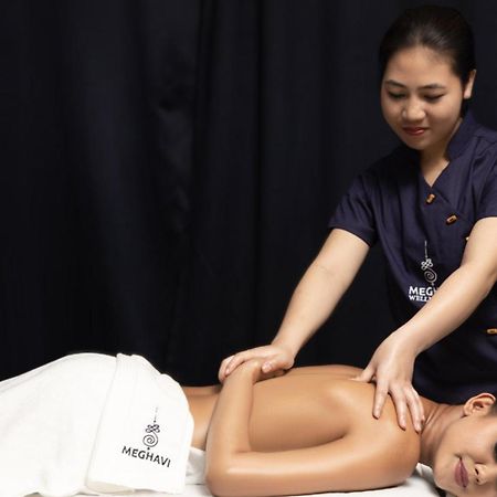 Novotel Chennai Sipcot Екстер'єр фото Thai massage