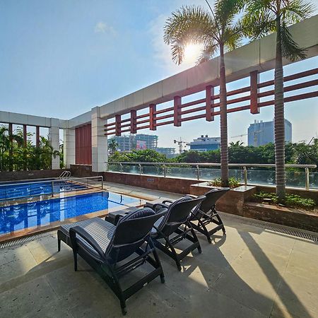 Novotel Chennai Sipcot Екстер'єр фото Rooftop pool