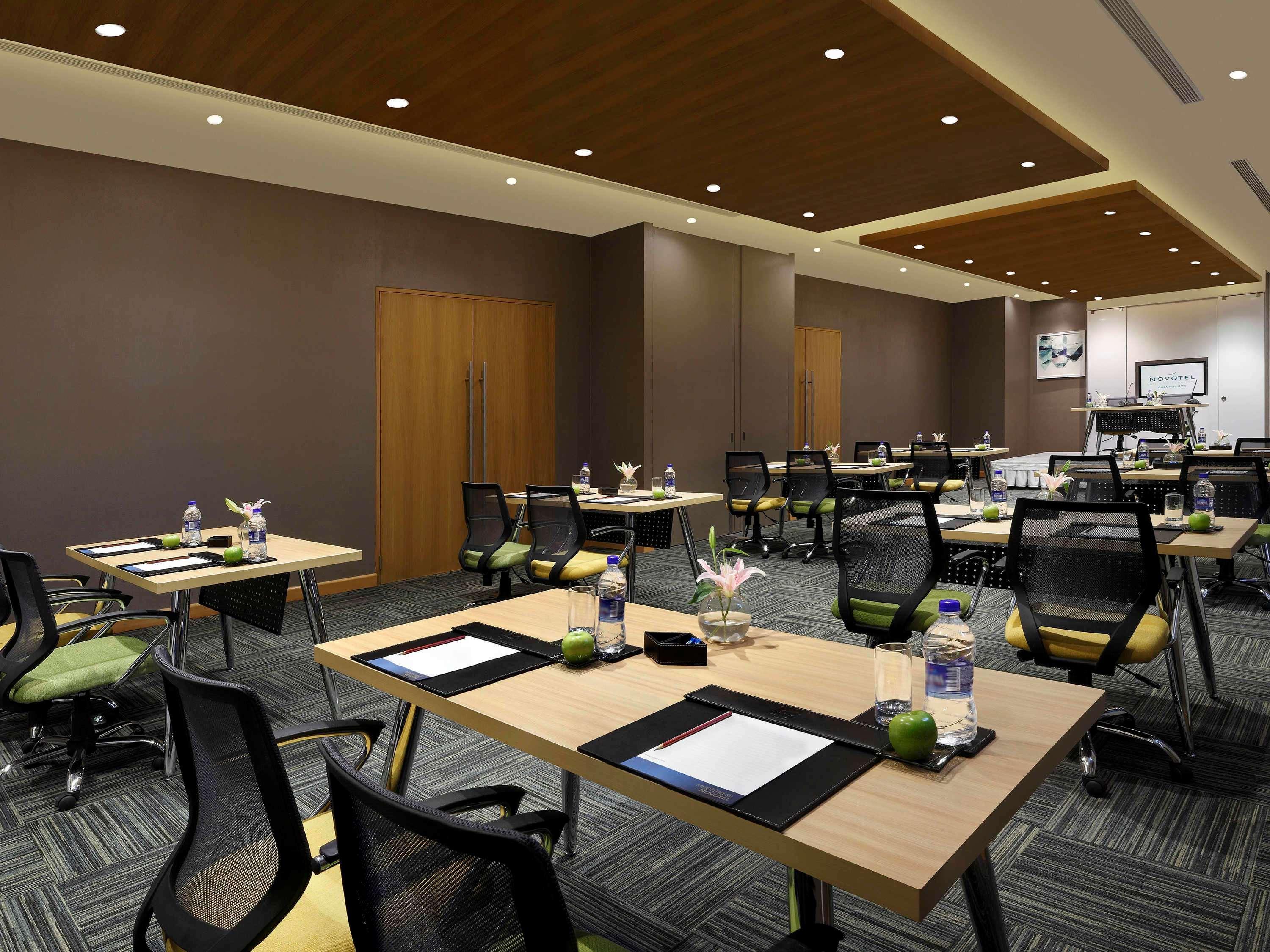 Novotel Chennai Sipcot Екстер'єр фото Meeting room