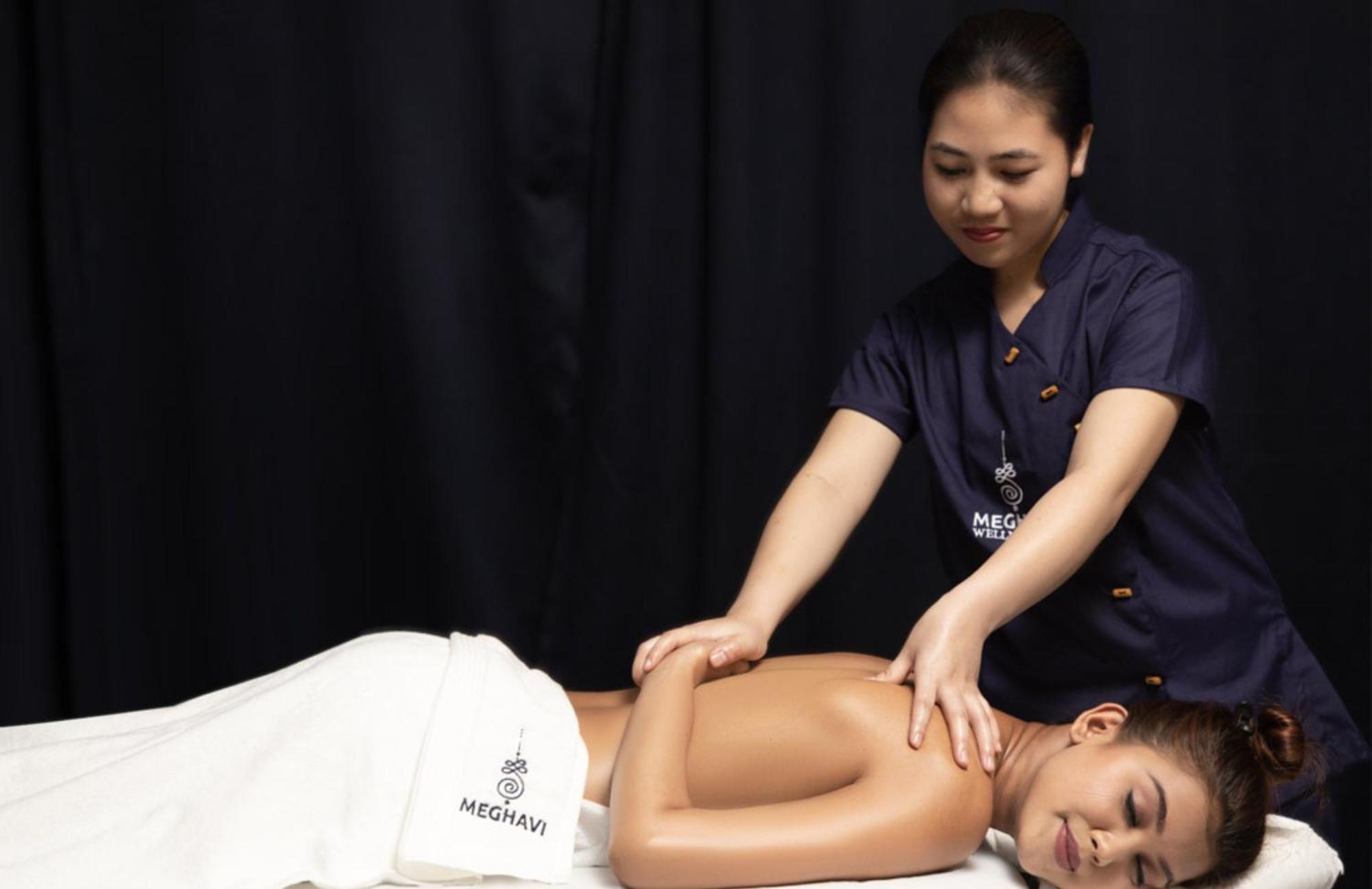 Novotel Chennai Sipcot Екстер'єр фото Thai massage