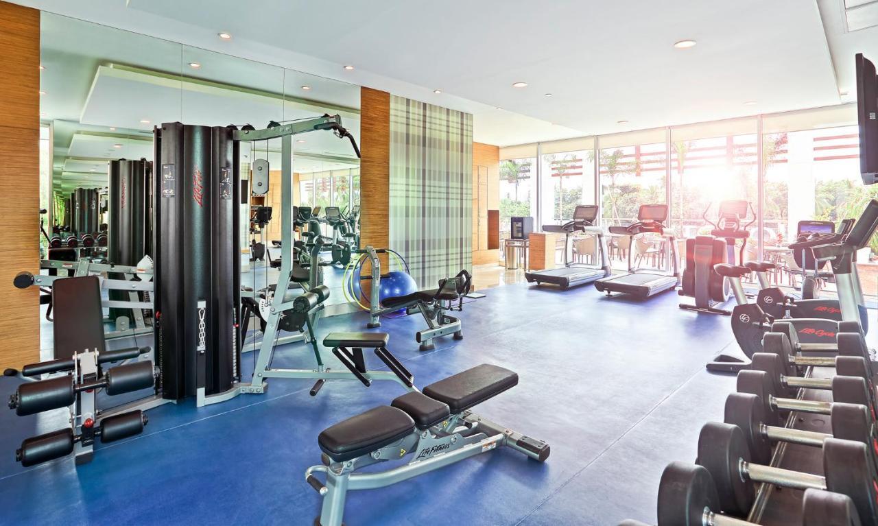 Novotel Chennai Sipcot Екстер'єр фото The gym at the InterContinental